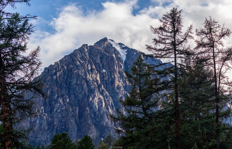 
              
              
              [
                Canon EOS 200D,
              
              
                EF-S55-250mm f/4-5.6 IS STM,
              
              
                55 mm,
              
              
                1/640,
              
              
                f/5.6,
              
              
                ISO100
              ]
            