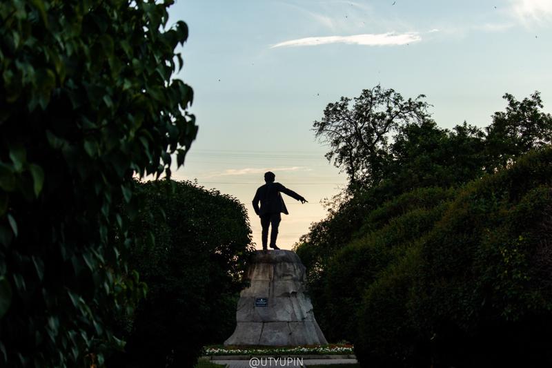 
              
              
              [
                Canon EOS 200D,
              
              
                EF-S55-250mm f/4-5.6 IS STM,
              
              
                55 mm,
              
              
                1/800,
              
              
                f/4.5,
              
              
                ISO400
              ]
            