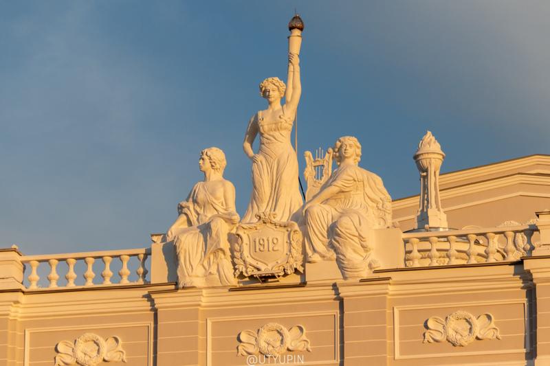 
              
              
              [
                Canon EOS 200D,
              
              
                EF-S55-250mm f/4-5.6 IS STM,
              
              
                109 mm,
              
              
                1/1600,
              
              
                f/5,
              
              
                ISO400
              ]
            