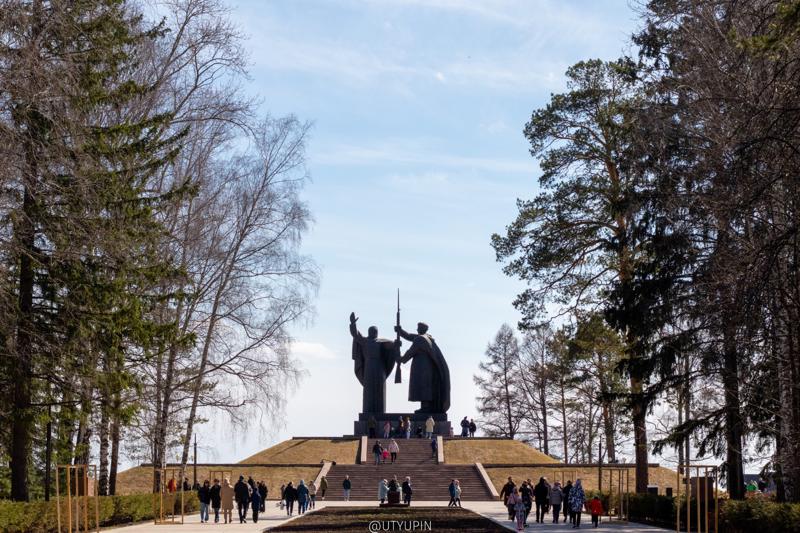 
              
              
              [
                Canon EOS 200D,
              
              
                EF50mm f/1.8 STM,
              
              
                50 mm,
              
              
                1/2000,
              
              
                f/8,
              
              
                ISO400
              ]
            